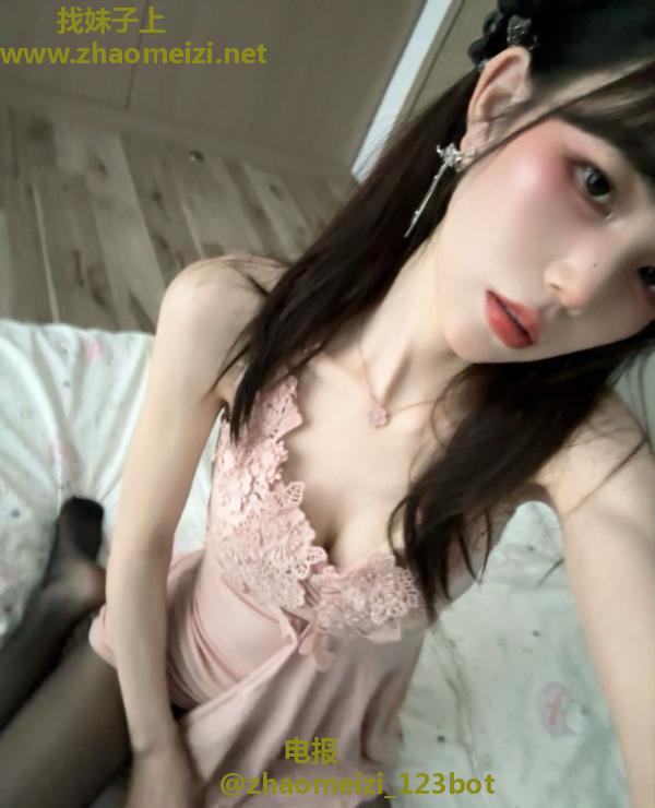 肤白貌美小萝莉