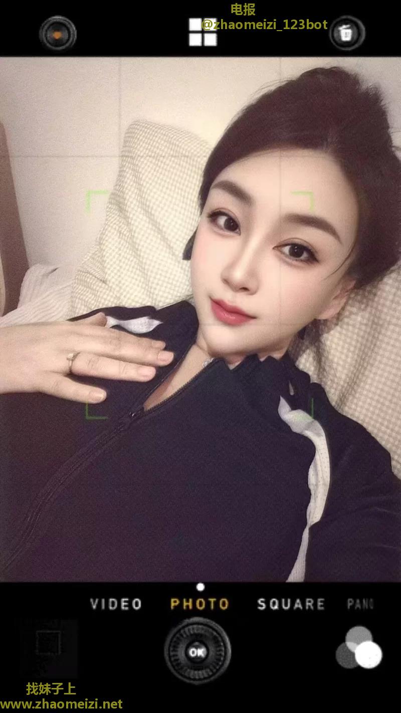 情趣护士皮肤雪白气质好