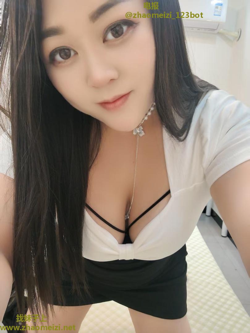 翘臀大波轻熟少妇