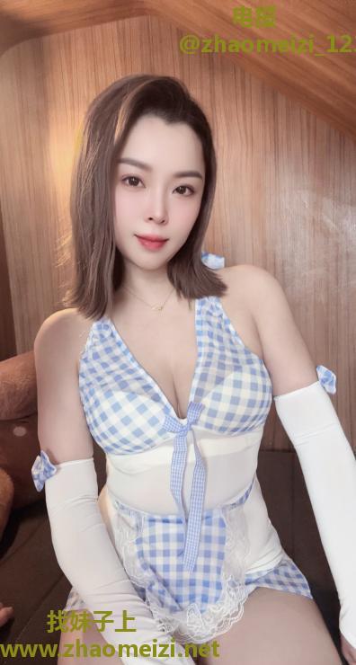 杨箕白嫩美女
