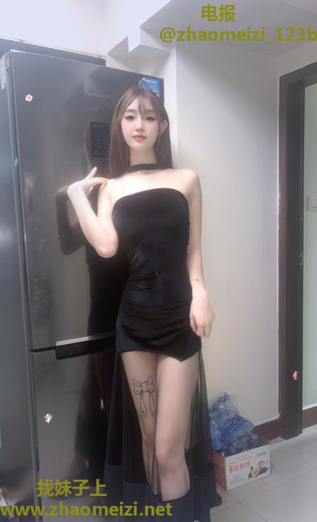 海珠性感风骚大波美媚