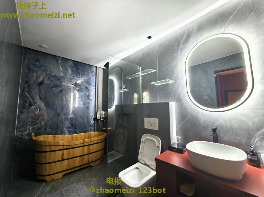 双洞直入爱玩道具的小雪