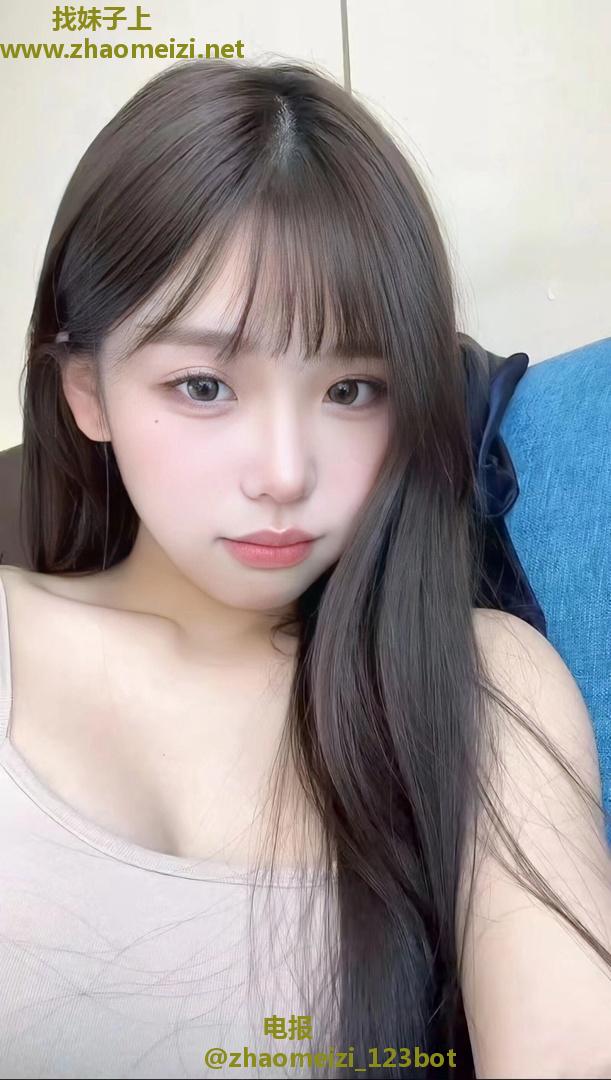 浦东长腿蜜桃臀妹子