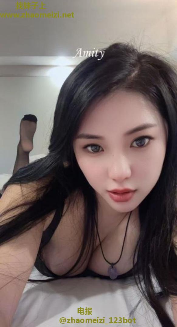 火辣兼职妹逼紧水多