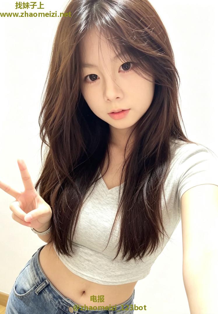 19岁高颜值巨乳嫩妹