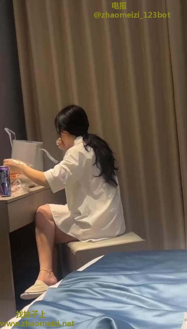 爱玩道具游戏的婧婧