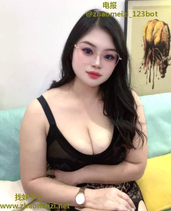 天然F奶雪莉老师