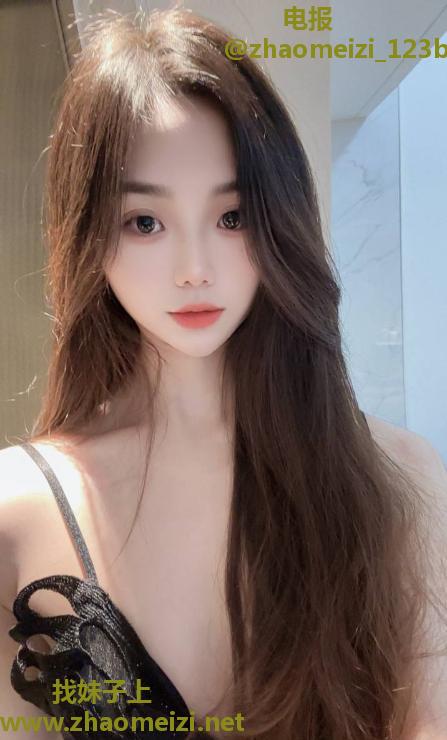 高挑大长腿模特梦舒