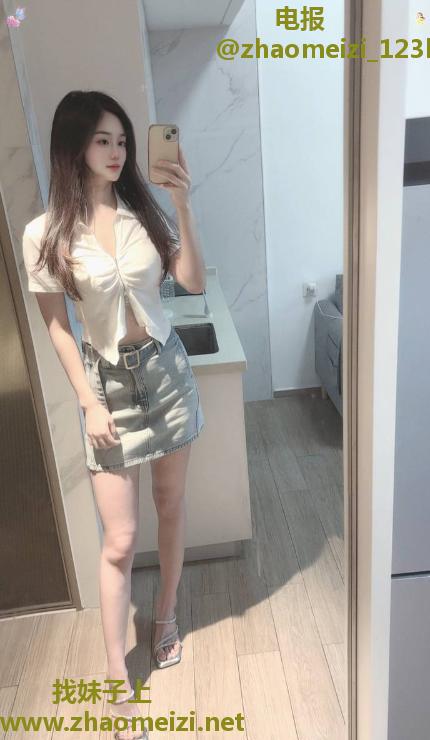 高挑大长腿模特梦舒