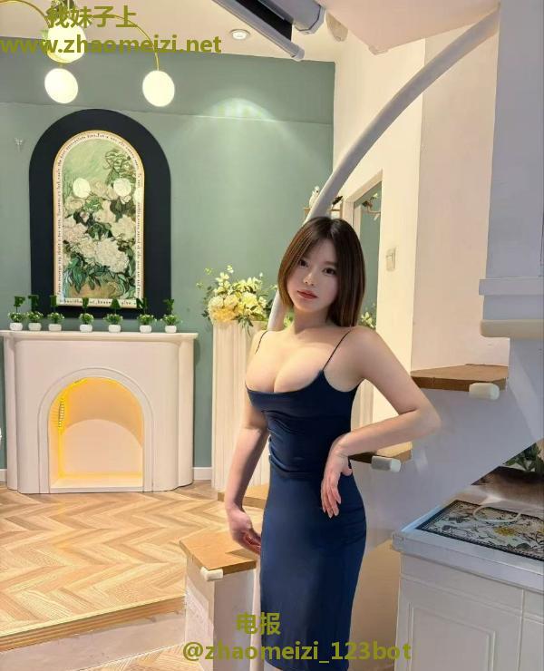 身材娇小大胸樱桃