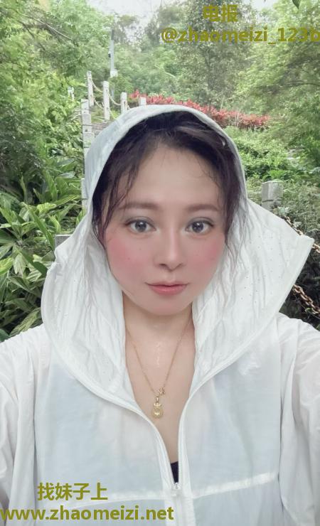 上梅林大奶重庆妹子