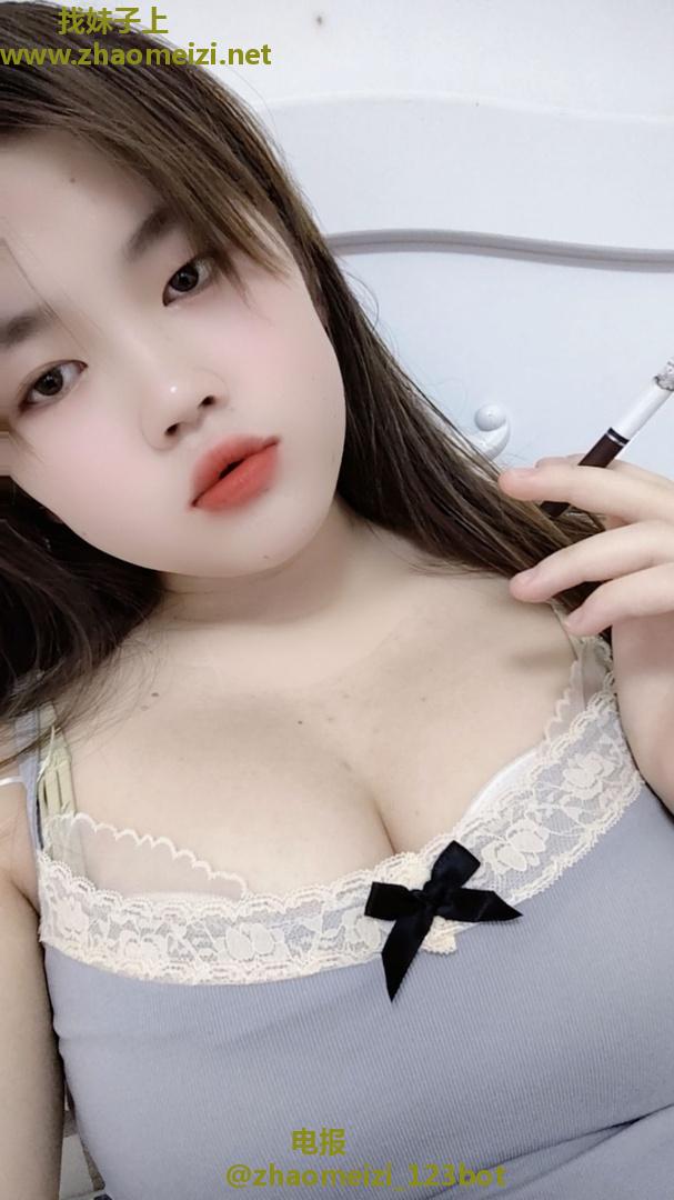 大胸性感骚货兼职