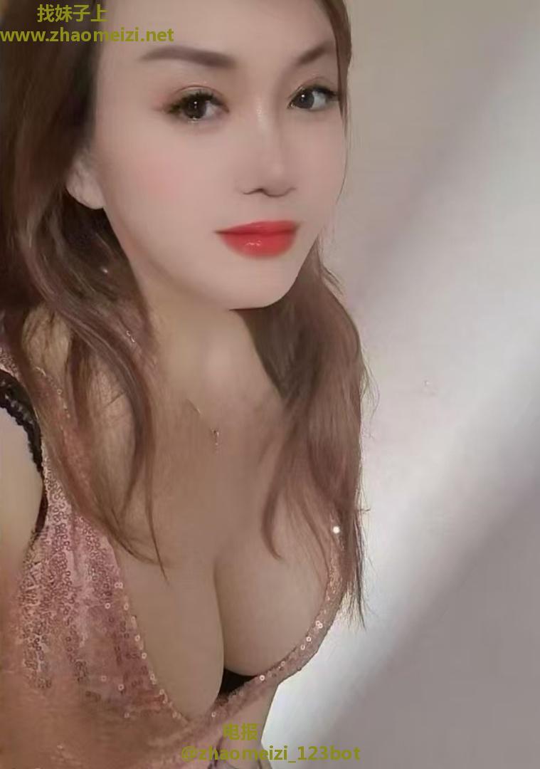 梅花园多水B大波妹