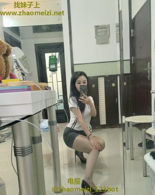 高颜值性感小雅