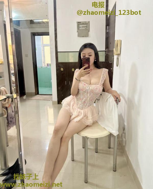 高颜值性感小雅