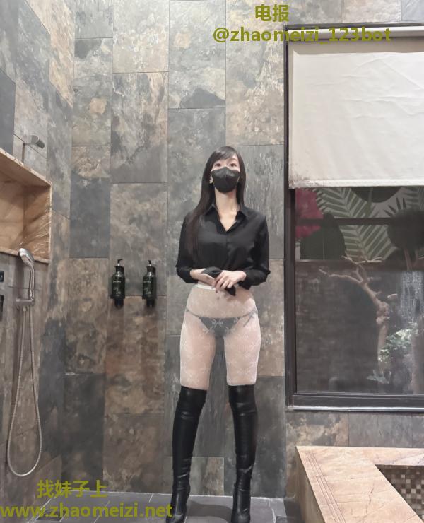 小店温柔反差少妇