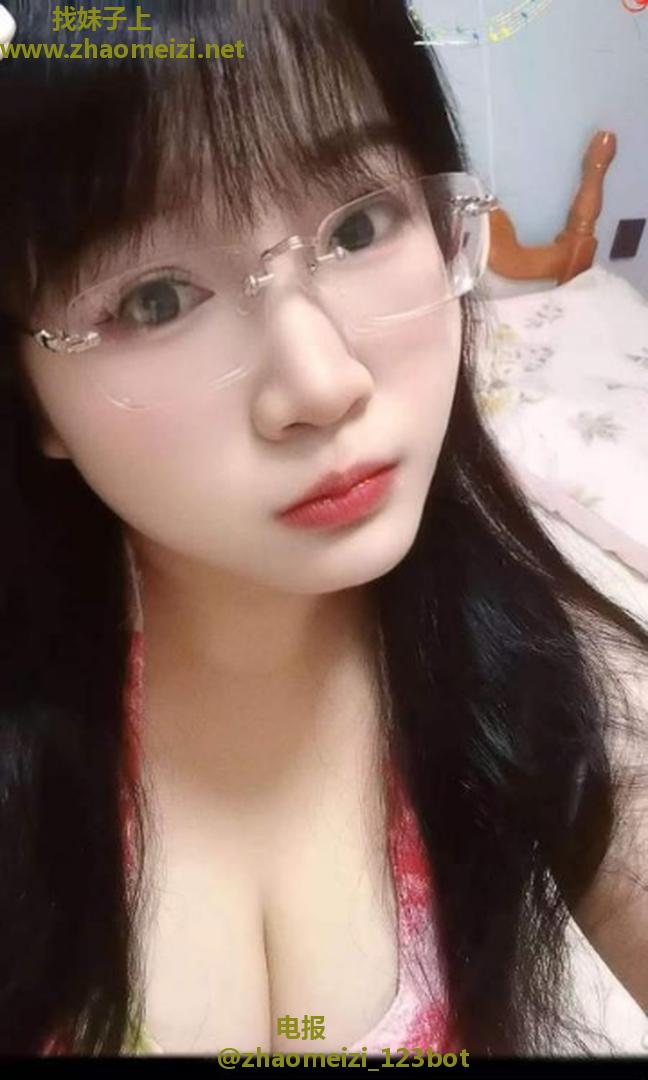 性感软妹温柔妩媚多姿