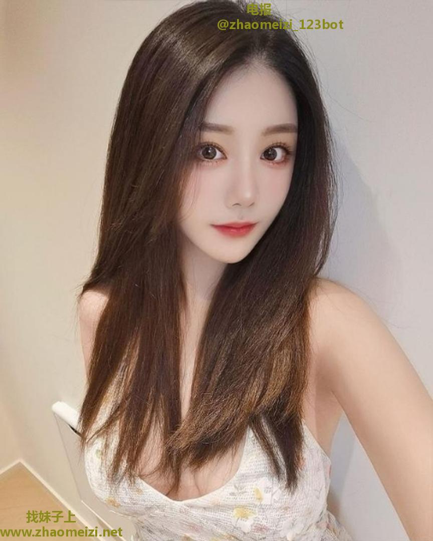 妖娆妩媚多姿多汁的嫩妹