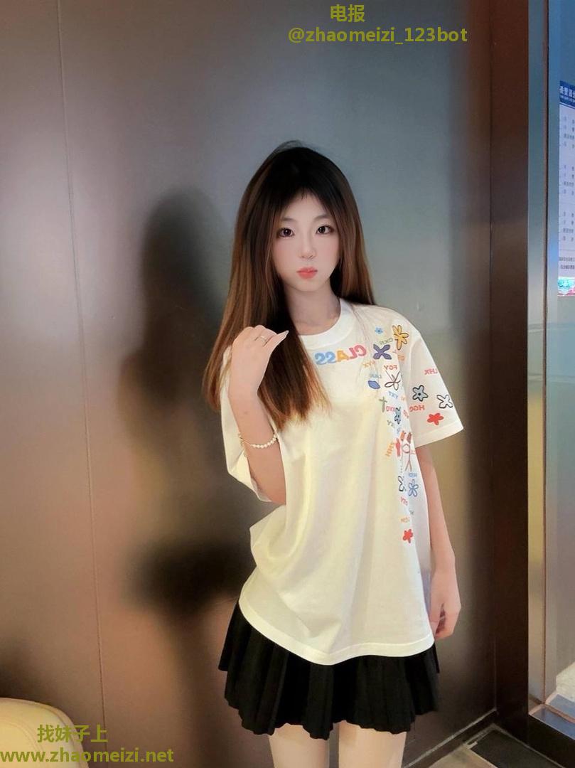 清纯闷骚软软