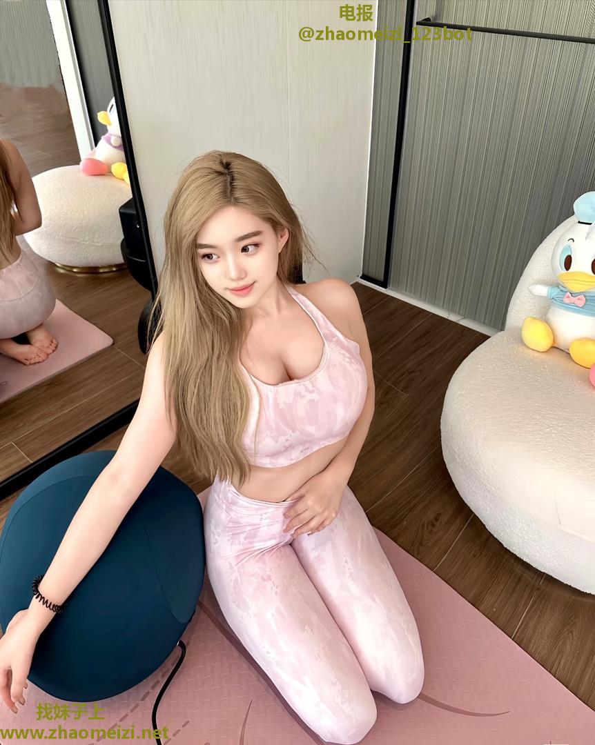 纯情少妇。水多多