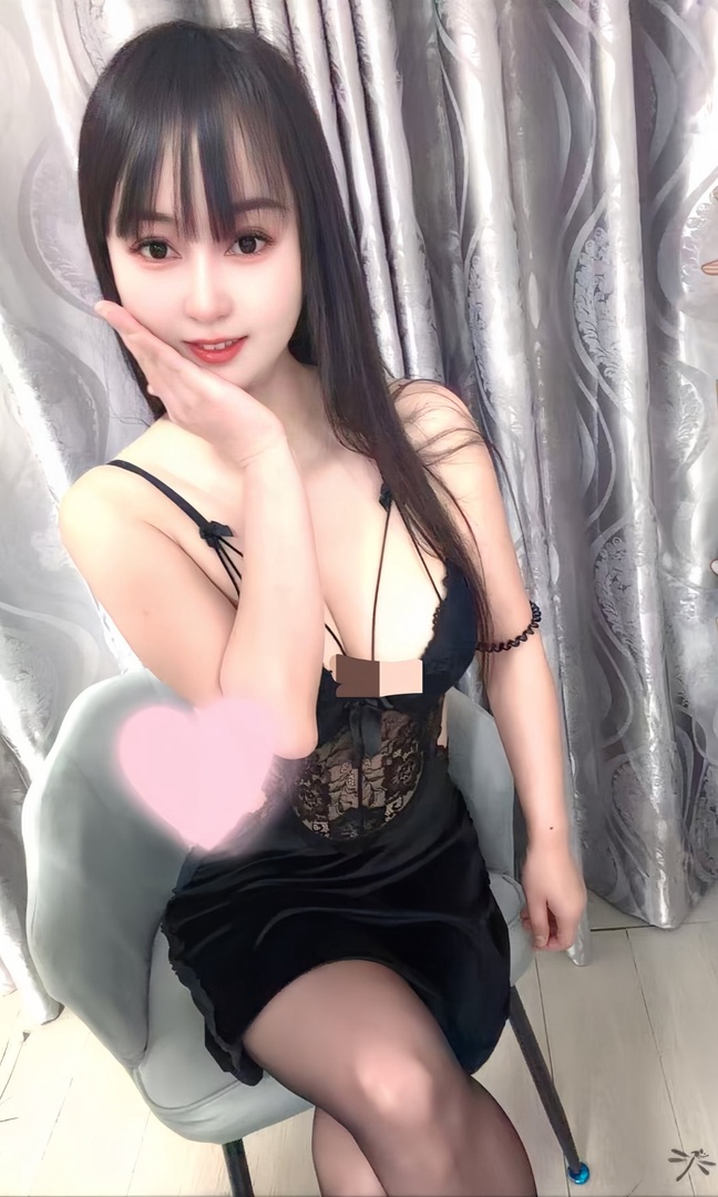 气质美乳翘臀七七