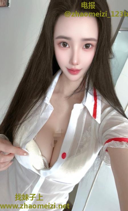 前凸后翘颜值子萱老师