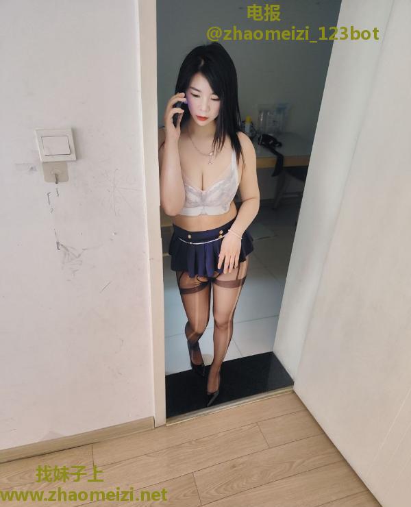 大臀丰满性感少妇