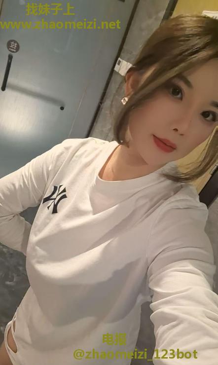 一个大奶的宝藏女孩