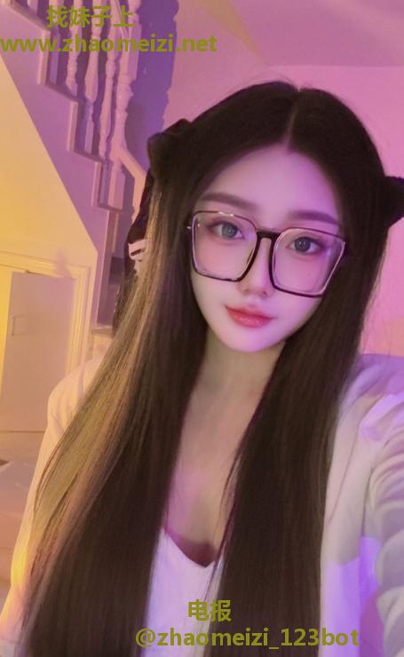 蜀山美臀萱妹子