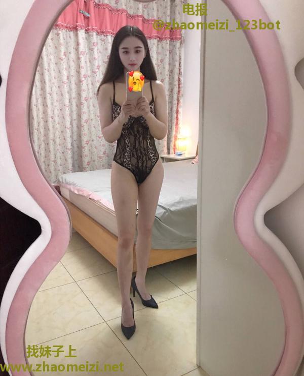 长腿小少妇