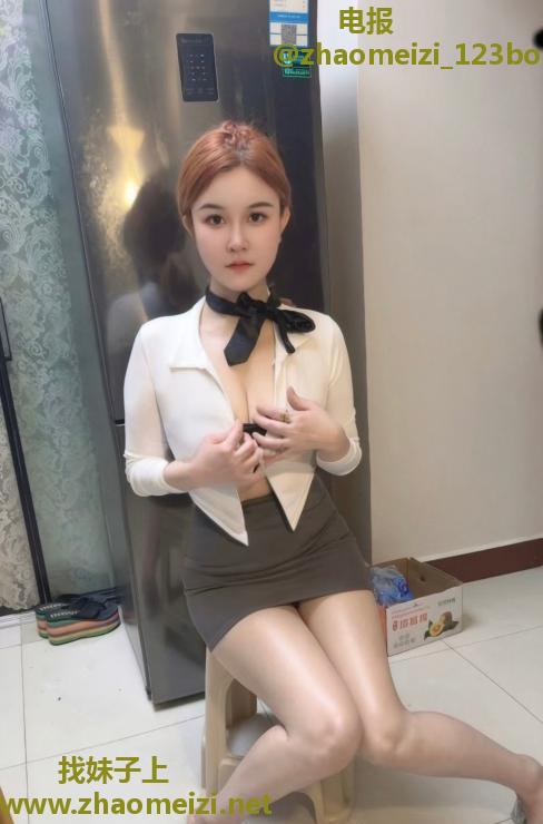 美乳风情御姐