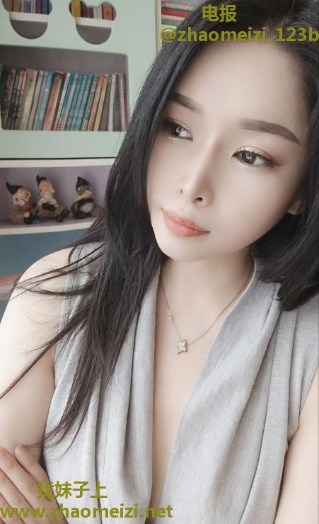 龙华风骚肥臀小妮
