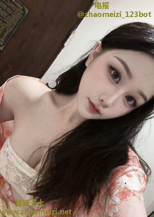 俏皮美妞苒苒