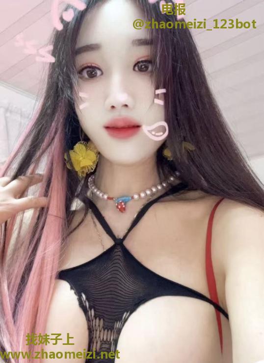 武汉大胸大长腿骚老师