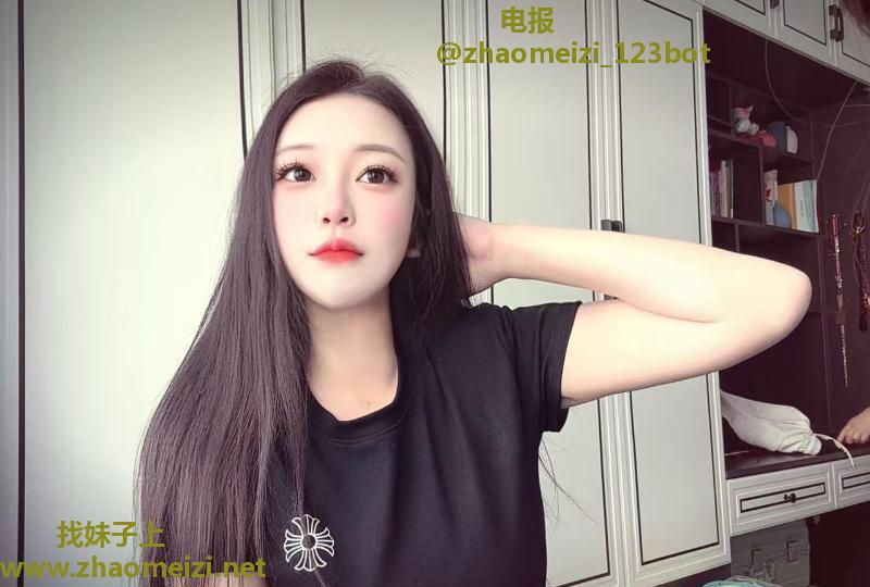 岳麓高挑美心小姐姐