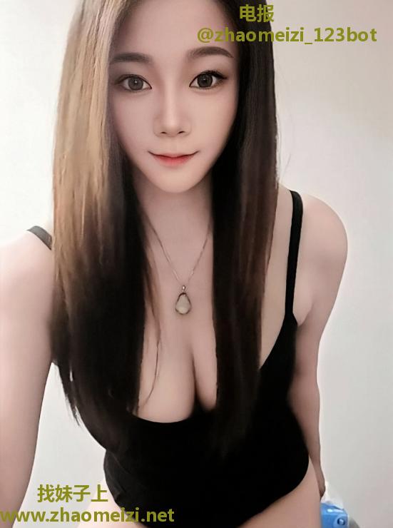 龙华巨乳性感女友