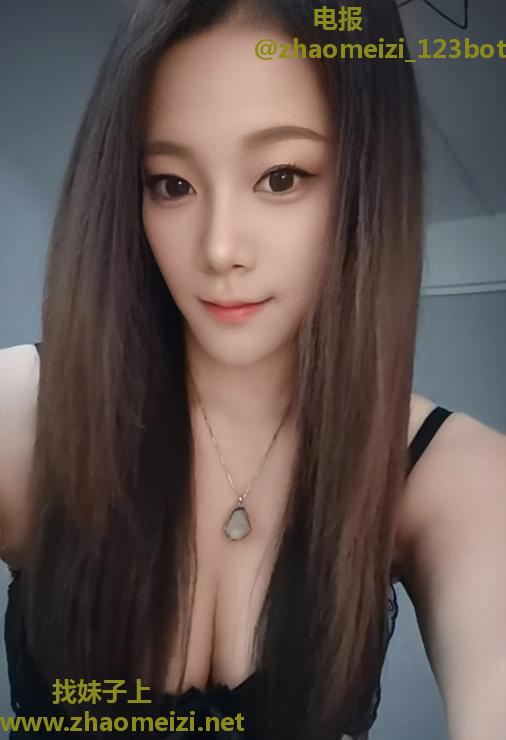 龙华巨乳性感女友