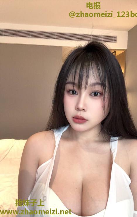 丰满白皙小坦钥钥