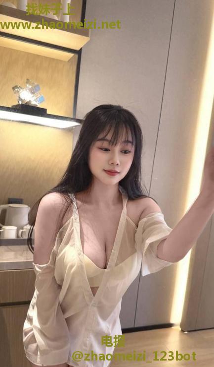 丰满白皙小坦钥钥
