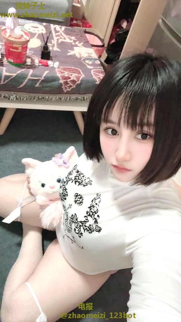 杨杨本人BBW巨臀肉腿