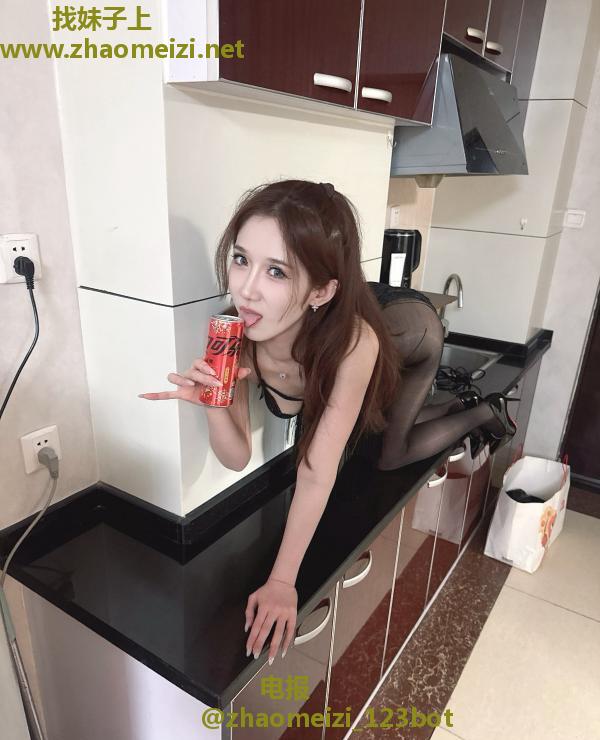 大胸妹李浅浅