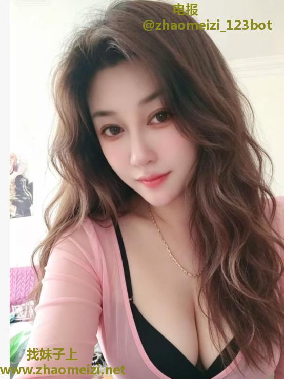 后入一线天馒头B少妇