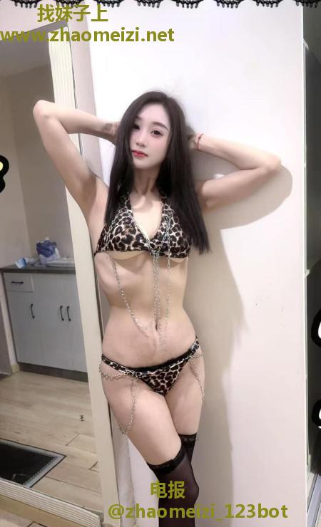 长腿细腰嫩妹