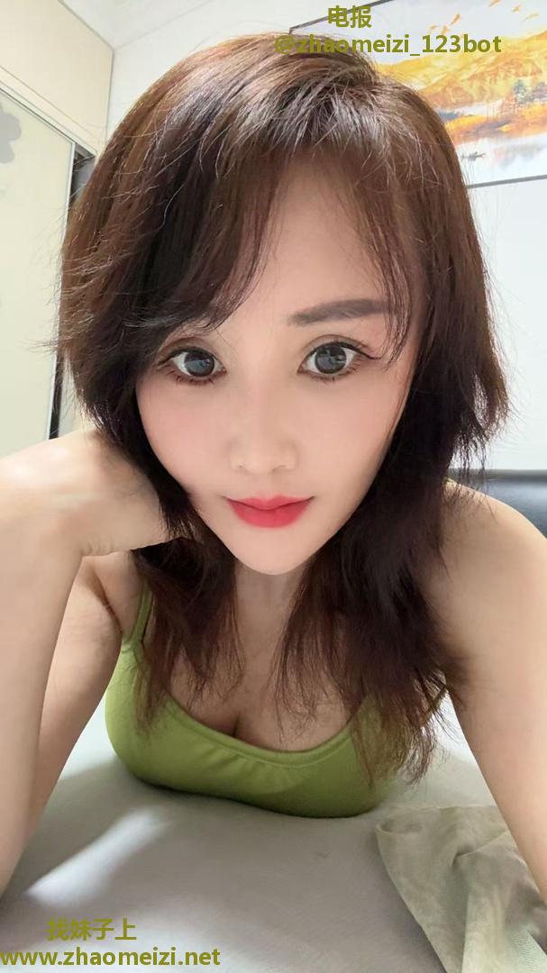 网丝翘臀大屁股