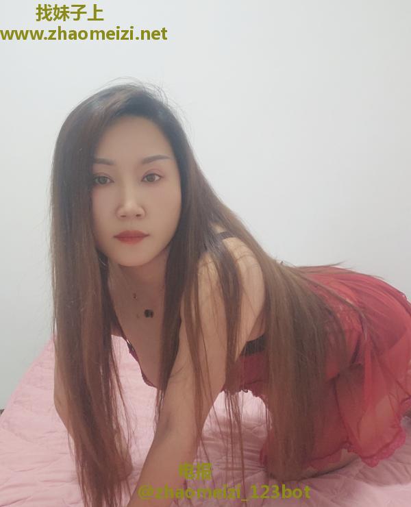 梅花园长发美女