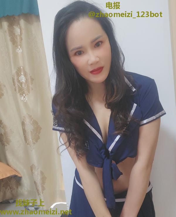 白云梅花园长腿御姐