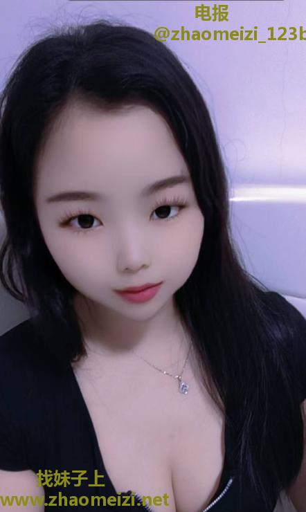 丰满大胸少妇