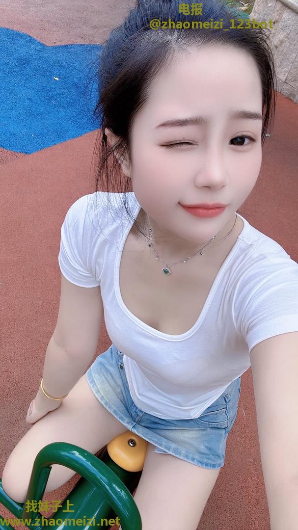 刚下海白虎学妹兼职