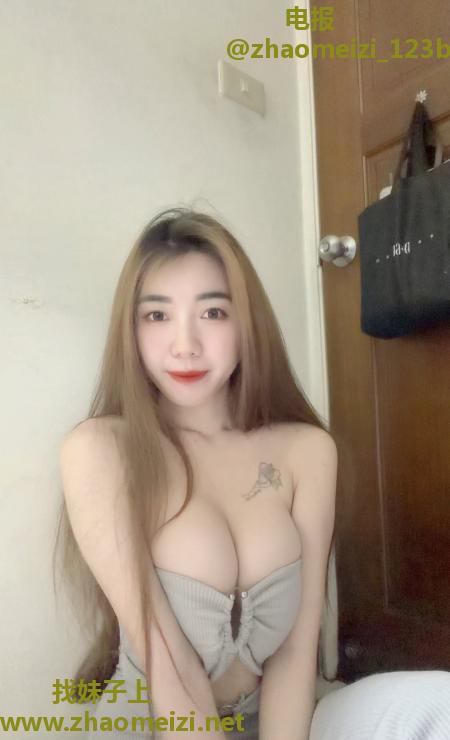 粉嫩大奶