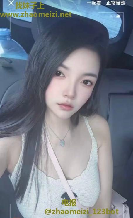 火辣大胸风情靓妹